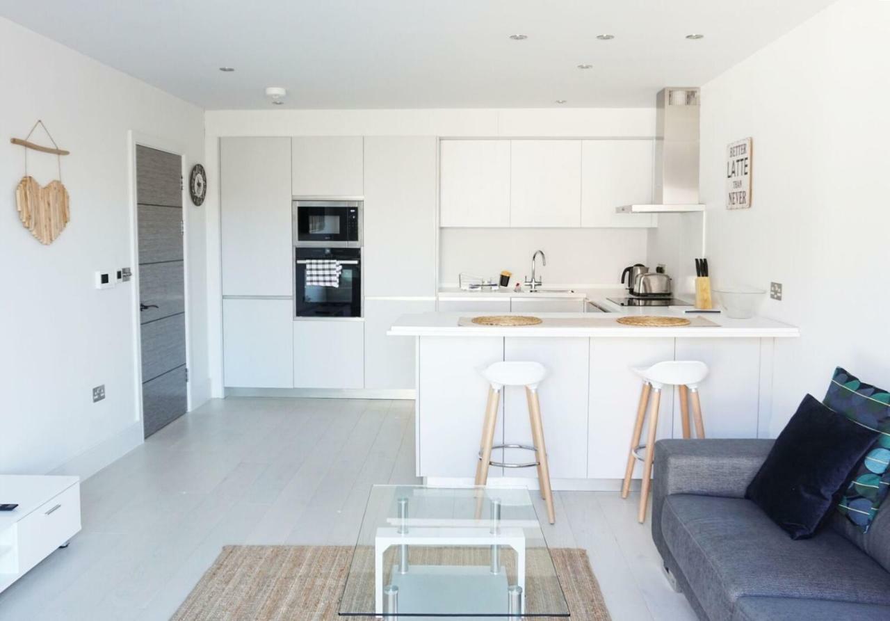 Saltwater Suites At Fistral New Quay Exteriör bild