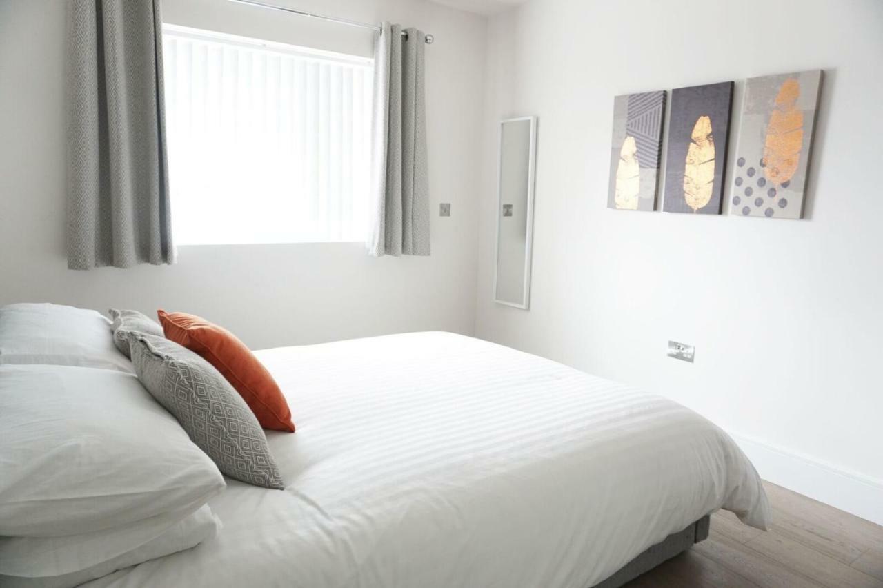 Saltwater Suites At Fistral New Quay Exteriör bild