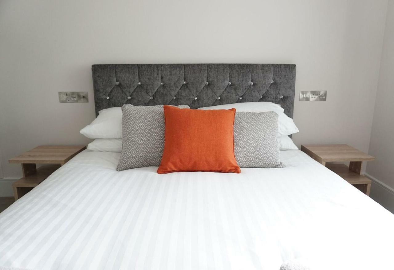 Saltwater Suites At Fistral New Quay Exteriör bild
